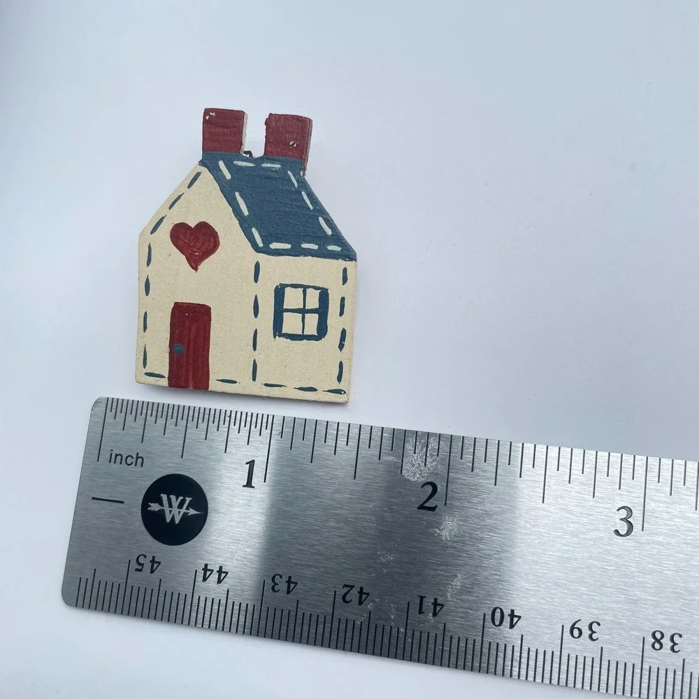 Vintage 90s Hand Painted Wooden House Brooch‎ Pin Art Women's Classic Jewelry